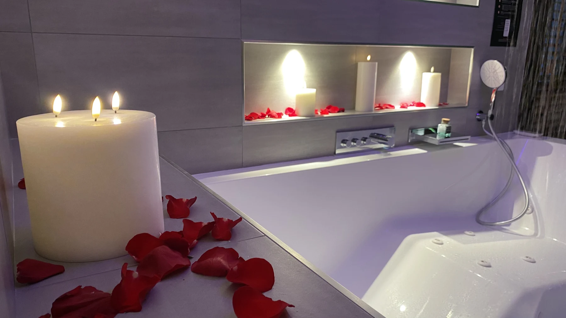 Le Jacuzzi préparé avec ses attentions